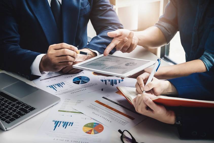 financial advisor1